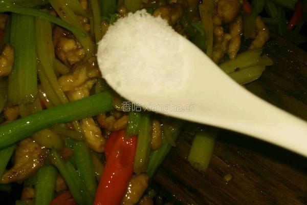 芹菜炒肉丝的做法图解7