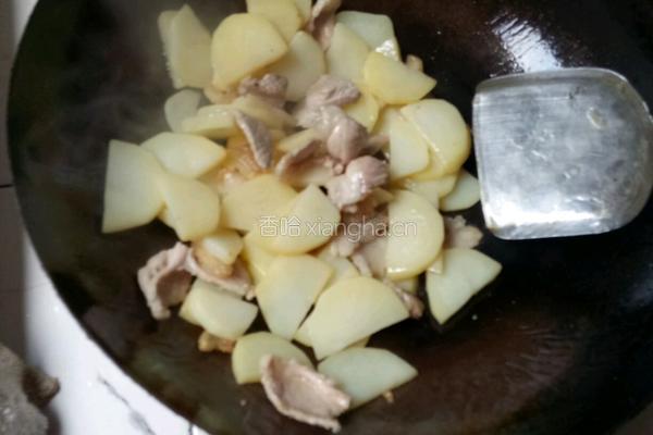 土豆片烧肉的做法图解6