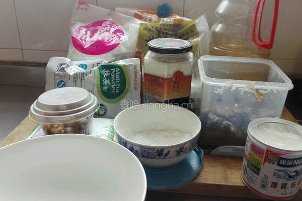 油栗绿豆沙冰皮月饼的做法图解3