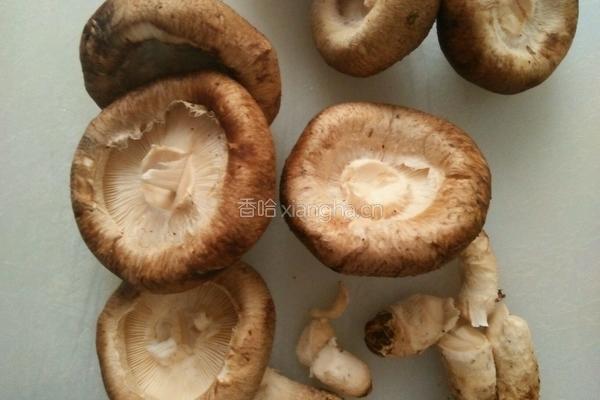 虾仁瘦肉酿香菇的做法图解1