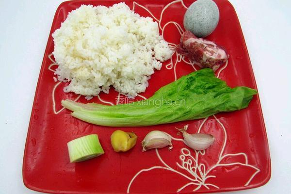 皮蛋瘦肉粥的做法图解1