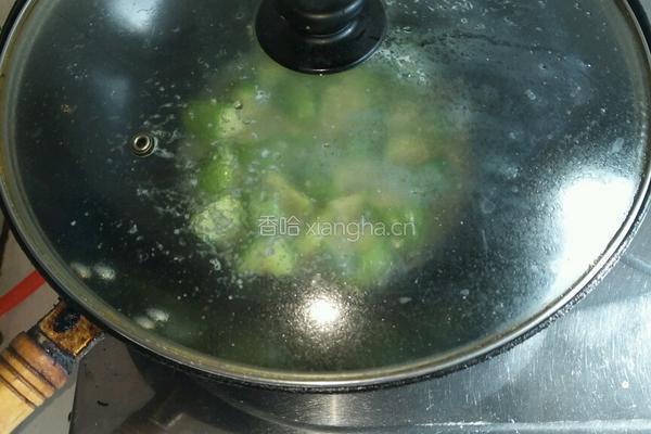 大蒜炒丝瓜的做法图解8