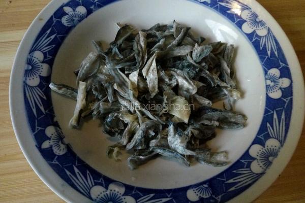 凉拌鱼皮的做法图解3