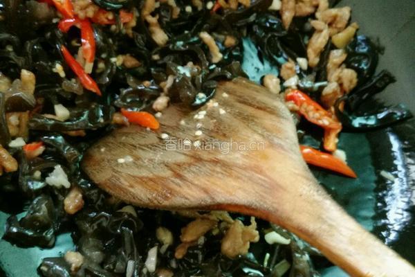 木耳炒肉的做法图解6