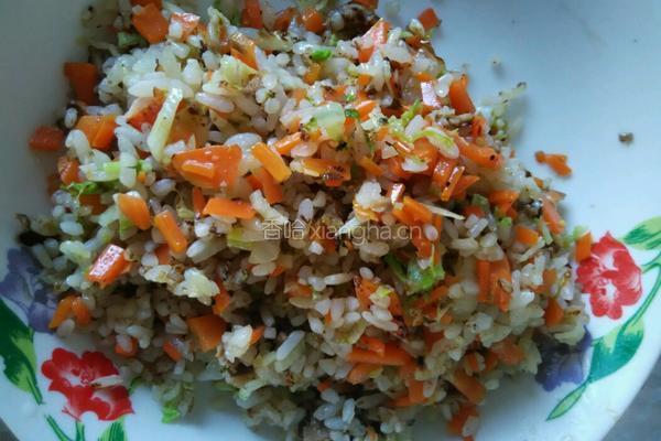 胡萝卜白菜炒饭的做法图解8