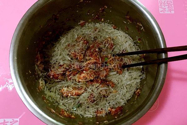 猪肉粉条韭菜包子的做法图解10