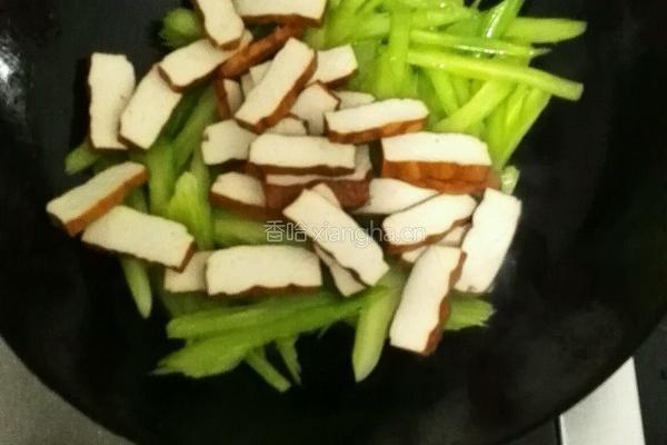 西芹炒豆干的做法图解4