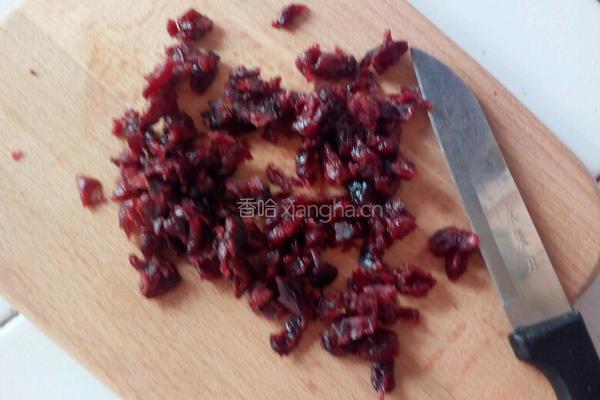 蔓越莓牛轧糖的做法图解1