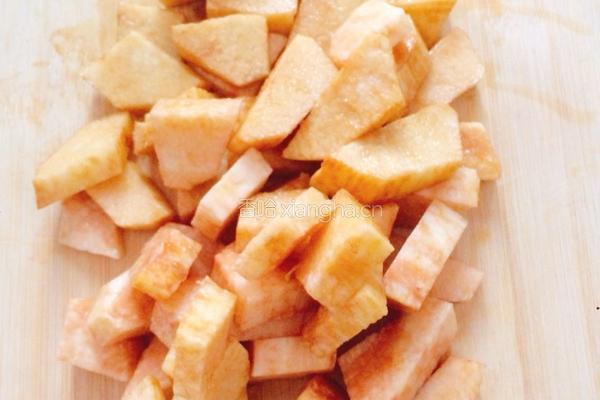 鲜淮山瘦肉粥的做法图解1