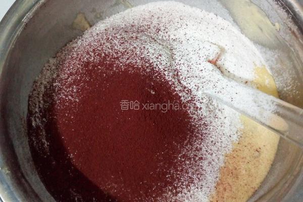 红丝绒香蕉磅蛋糕的做法图解6