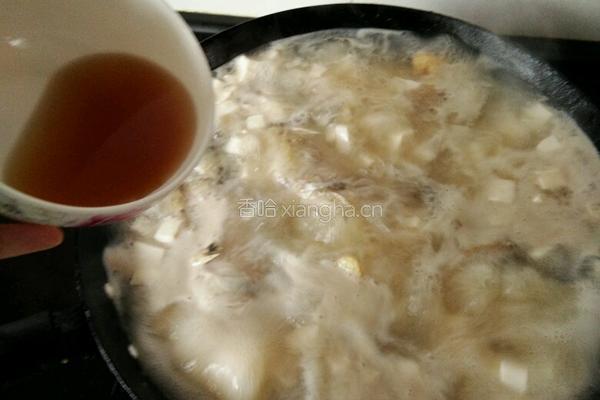 鲜嫩鲫鱼豆腐汤的做法图解4