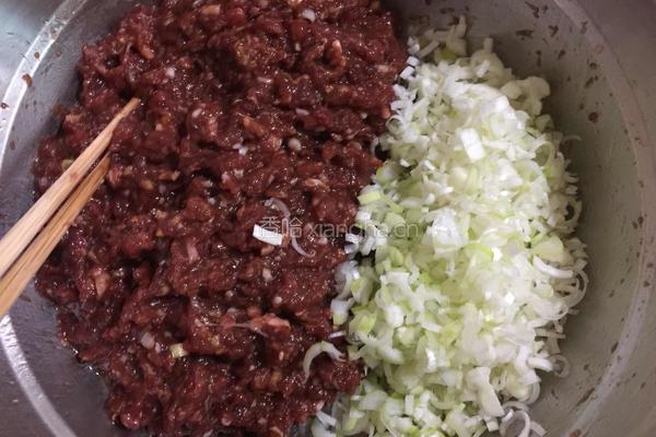 牛肉大葱包子的做法图解6