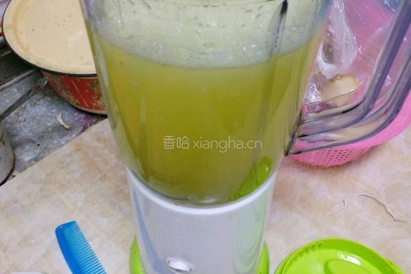 现榨苹果汁的做法图解3
