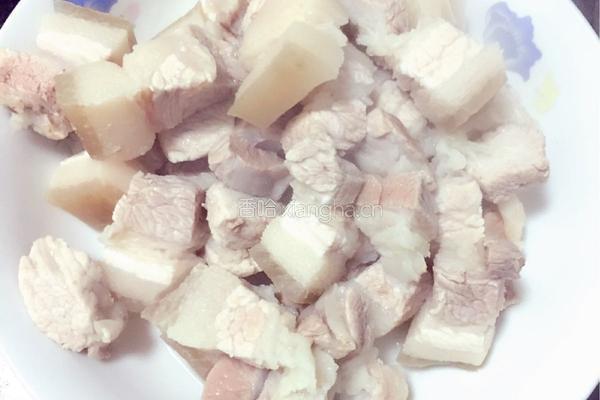白萝卜红烧肉（川菜）的做法图解1