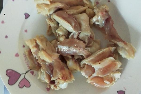 猴头菇鸡翅根煲汤的做法图解2