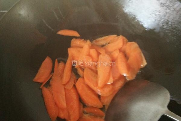 香肠小菜的做法图解1