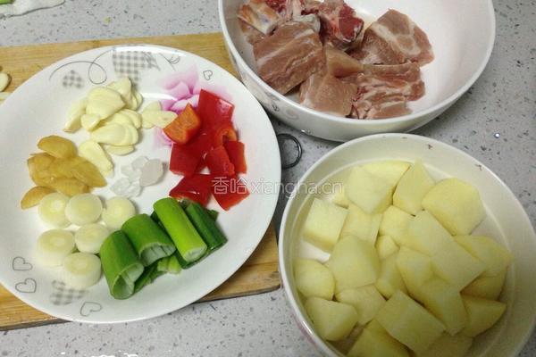 红烧土豆排骨的做法图解1