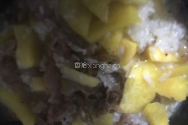 红薯腊肠煲仔饭的做法图解4