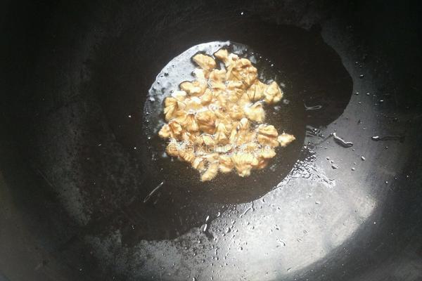 果仁炒芹菜的做法图解5