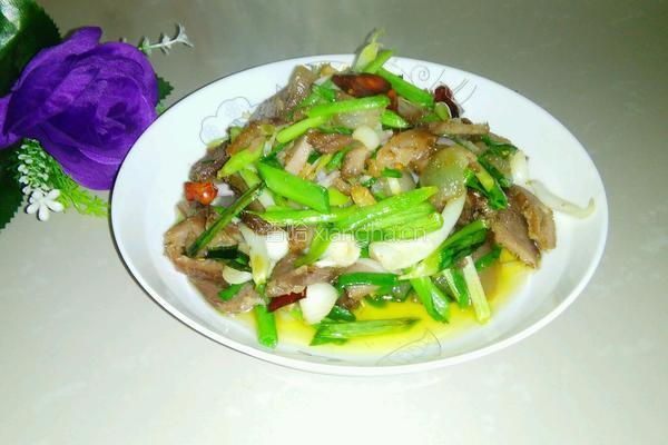 蒜苗炒腊肉的做法图解5