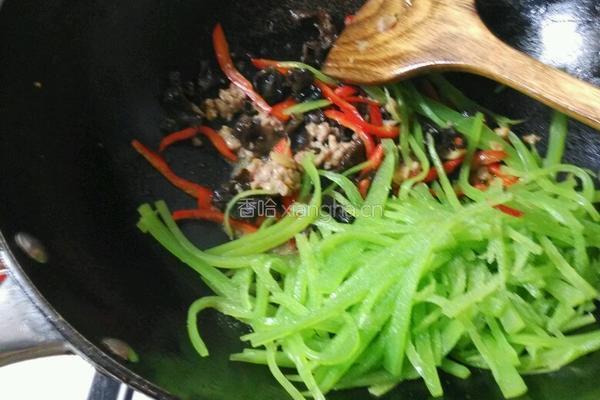 窝笋木耳炒肉的做法图解10