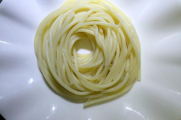肉酱意大利面的做法图解3