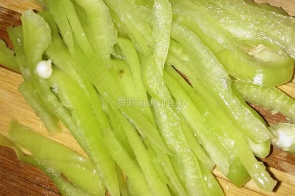 清炒三丝绿豆芽的做法图解3