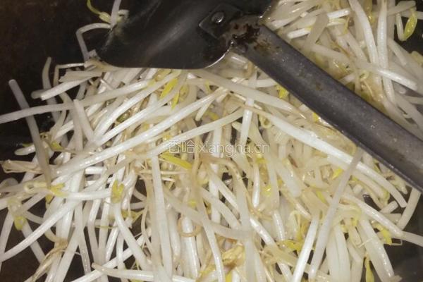 清炒三丝绿豆芽的做法图解7