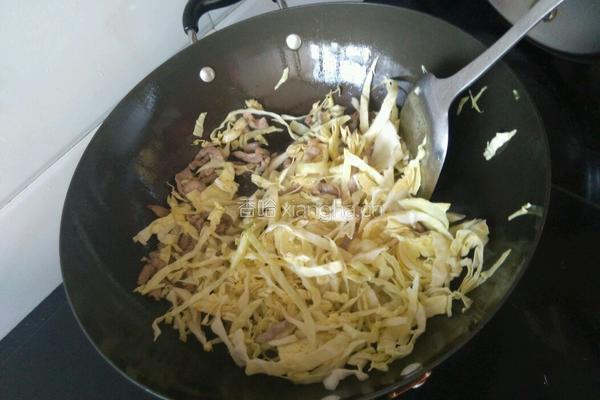 包菜炒粉条的做法图解6