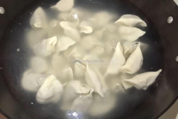 猪肉酸菜馅饺子的做法图解11