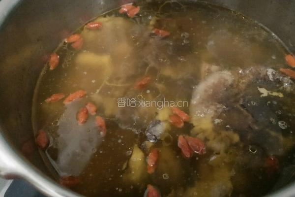 人参松茸炖土鸡的做法图解3