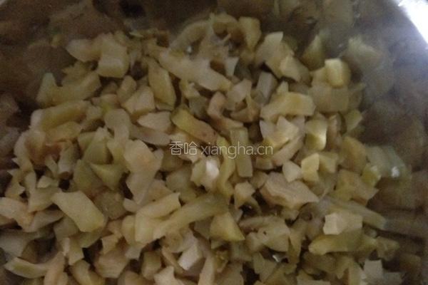 榨菜煎蛋的做法图解2