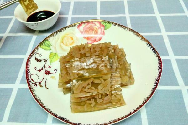 菜汁皮冻