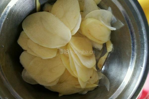 香辣土豆片的做法图解1