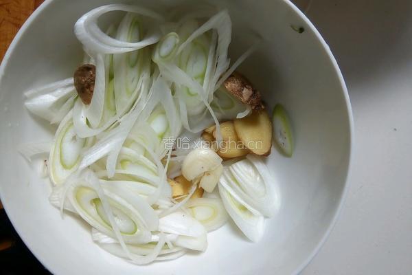 大葱炒猪血的做法图解3