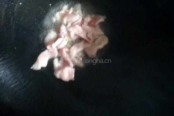 西兰花炒五花肉的做法图解5