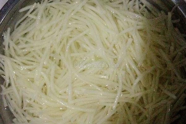 鸡蛋土豆丝炒饭的做法图解1
