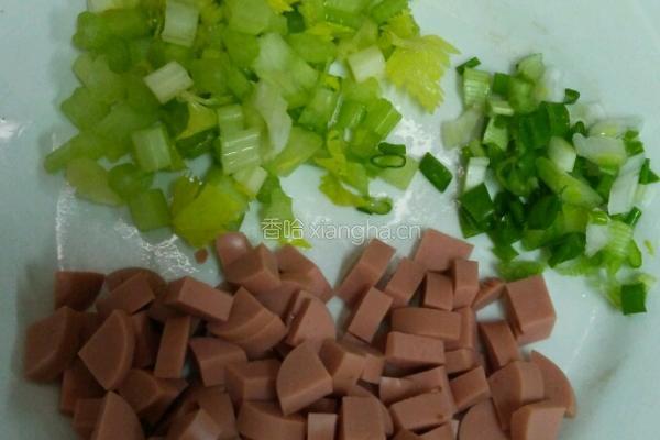 芹菜蛋炒饭的做法图解2