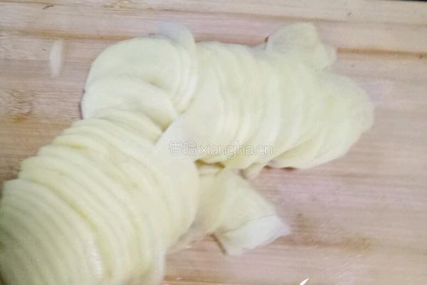 瘦肉炒土豆片的做法图解2