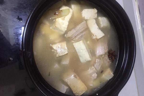 五花肉炖豆腐的做法图解7