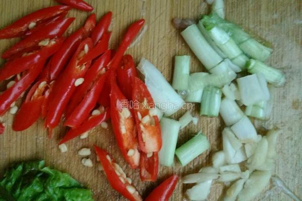 青菜木耳炒肉的做法图解3