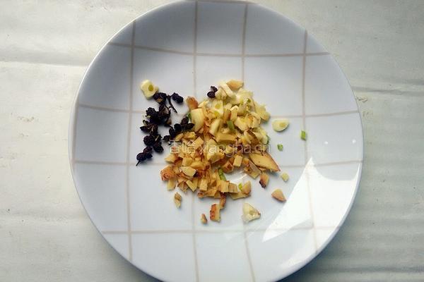 莴笋炒肉丝的做法图解3
