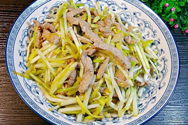 韭黄炒肉丝的做法图解8