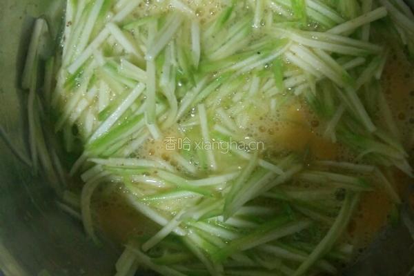 西葫芦鸡蛋饼的做法图解1