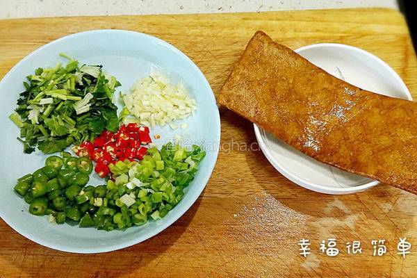 凉拌豆腐干的做法图解1