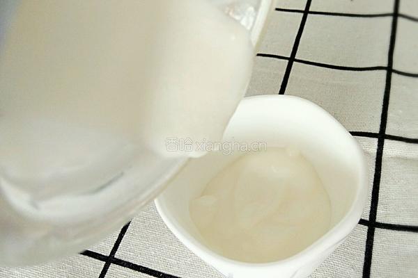 蜜豆酸奶的做法图解2
