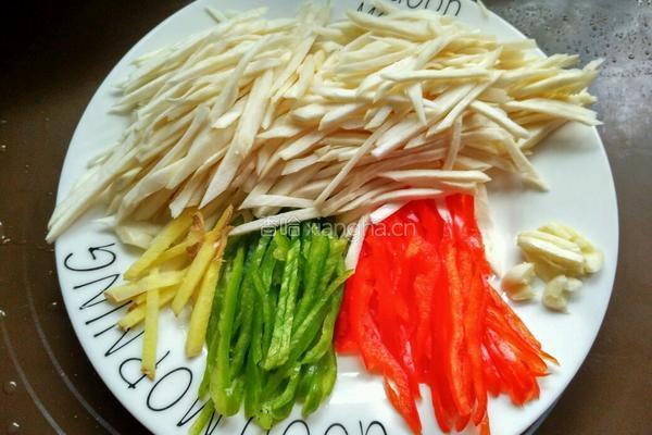 茭白炒肉丝的做法图解3
