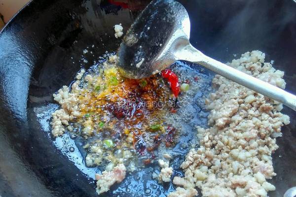 肉沫炒粉条的做法图解5
