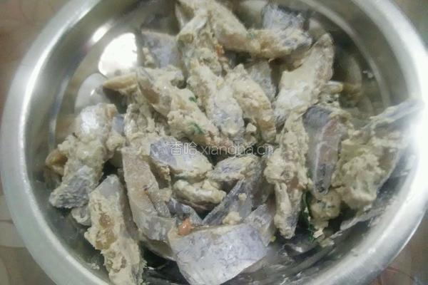 带鱼菠菜羹的做法图解1