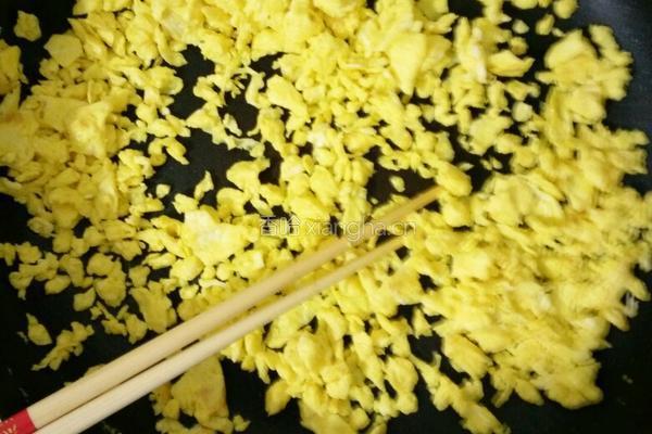 韭菜鸡蛋水饺的做法图解1